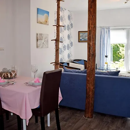 Ferienhaus Mit Terrasse Im Ostseeb *